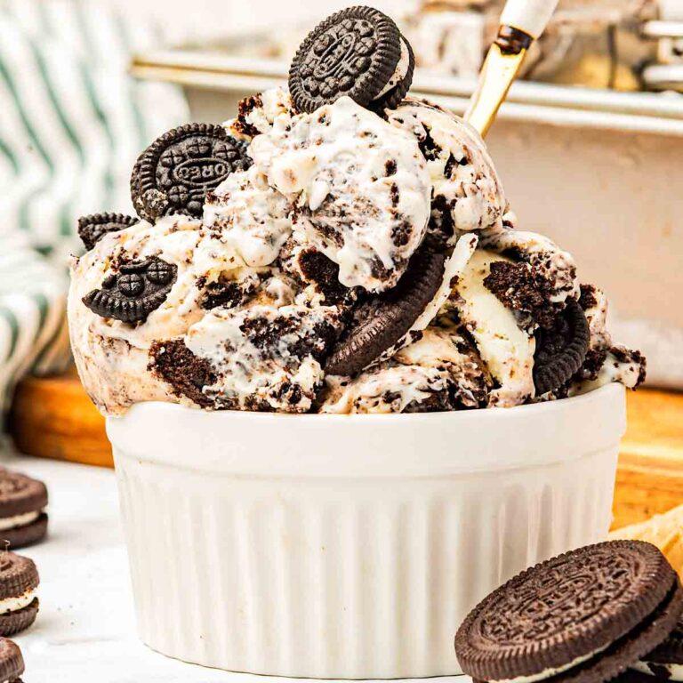 Oreo ice cream recipe (easy, no churn & homemade)